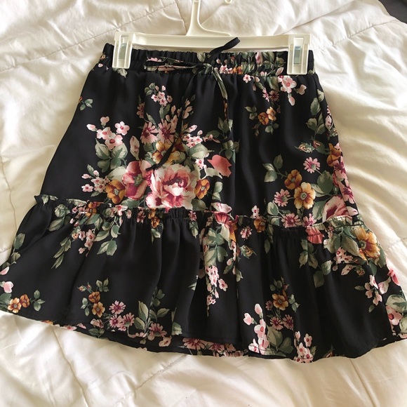 Francesca's Skirt - Picture 3 of 3